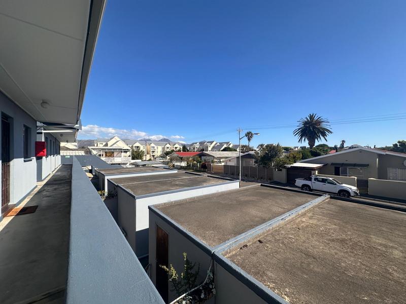 To Let 2 Bedroom Property for Rent in Strand Central Western Cape